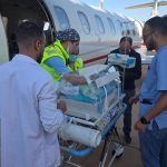 نقل رضيع خديج في حالة حرجة إلى الرباط جواً نقل رضيع خديج في حالة حرجة إلى الرباط جواً