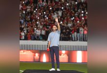 استقبال أسطوري لحكيم زياش في ملعب محمد الخامس استقبال أسطوري لحكيم زياش في ملعب محمد الخامس