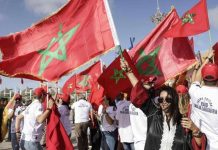 احتفال المغاربة بالذكرى الخمسين للمسيرة الخضراء احتفال المغاربة بالذكرى الخمسين للمسيرة الخضراء