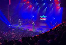 أمسية فنية في قاعة الأولمبيا بباريس احتفاءً بالمسيرة الخضراء أمسية فنية في قاعة الأولمبيا بباريس احتفاءً بالمسيرة الخضراء