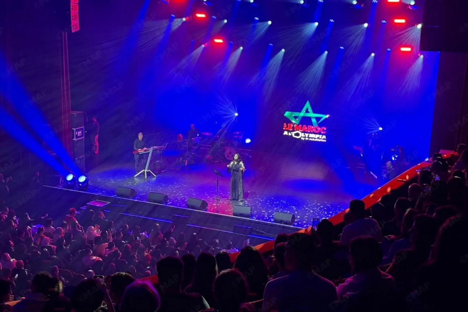 أمسية فنية في قاعة الأولمبيا بباريس احتفاءً بالمسيرة الخضراء أمسية فنية في قاعة الأولمبيا بباريس احتفاءً بالمسيرة الخضراء