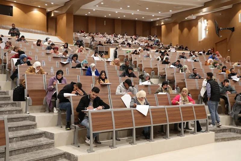 جوجل تقدم أدوات ذكاء اصطناعي مجانية لطلاب المغرب