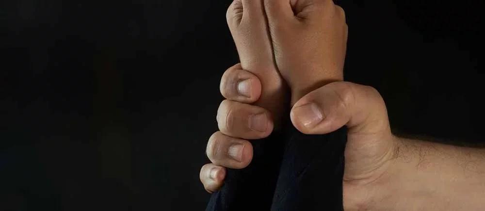 توقيف فقيه بمراكش بتهمة الاعتداء الجنسي على قاصرين داخل مسجد توقيف فقيه بمراكش بتهمة الاعتداء الجنسي على قاصرين داخل مسجد