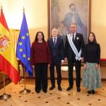 حموشي يتقلد وسام الصليب الأكبر من الحرس المدني الإسباني حموشي يتقلد وسام الصليب الأكبر من الحرس المدني الإسباني