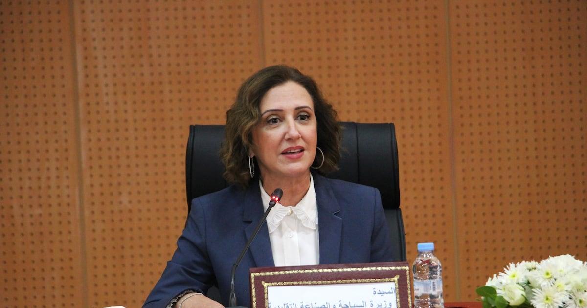 وزيرة السياحة تحت النقد: المسؤول العمومي والتسويق الخاص وزيرة السياحة تحت النقد: المسؤول العمومي والتسويق الخاص