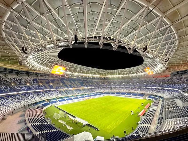 إطلاق بوابة ملعب طنجة قبل وديتي الأسود إطلاق بوابة ملعب طنجة قبل وديتي الأسود