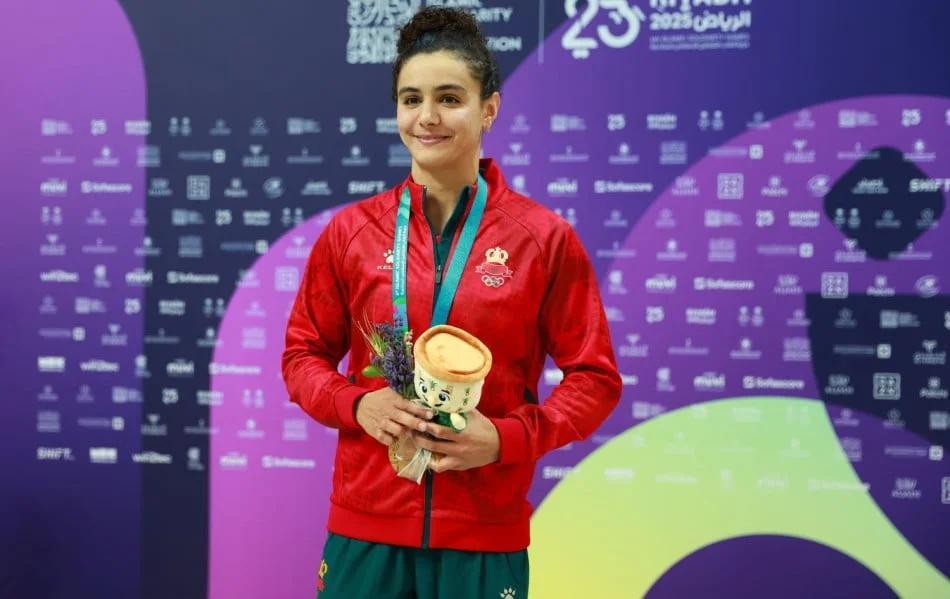 إيمان هدى البارودي تتوج بذهبية 50 متر صدر إيمان هدى البارودي تتوج بذهبية 50 متر صدر