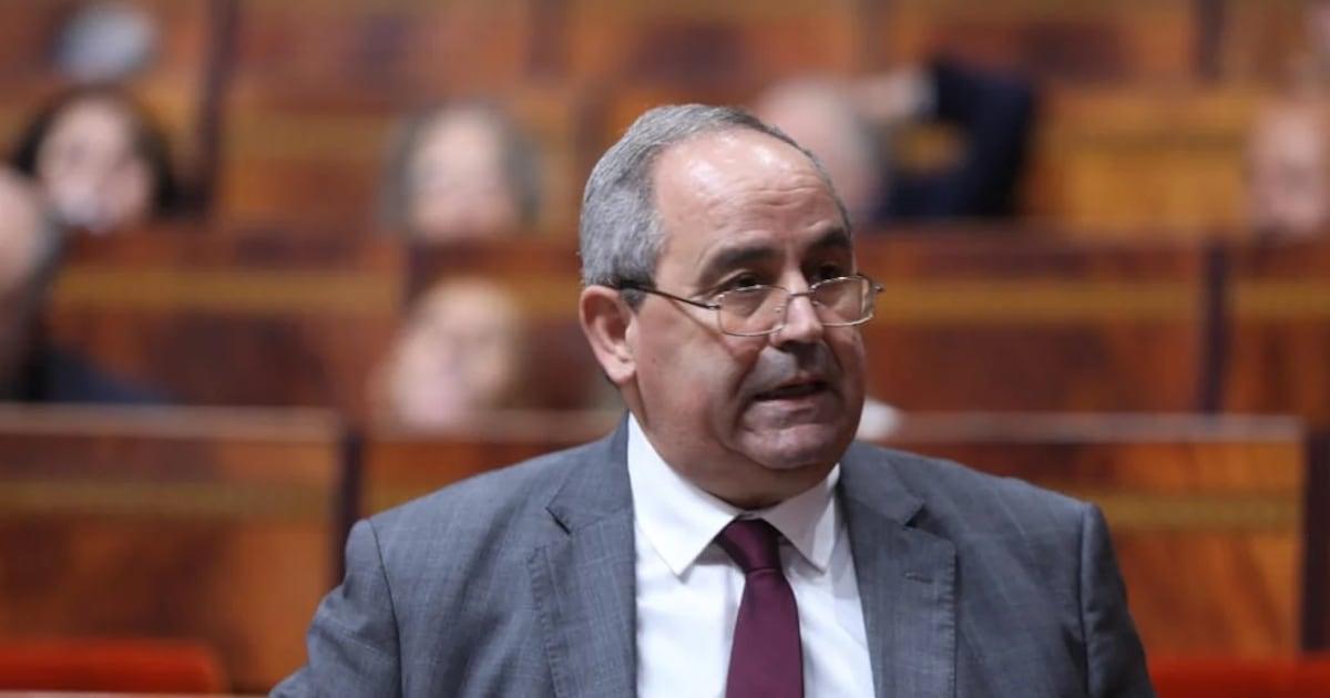 رسوم تسجيل إجبارية للموظفين للدراسات العليا رسوم تسجيل إجبارية للموظفين للدراسات العليا