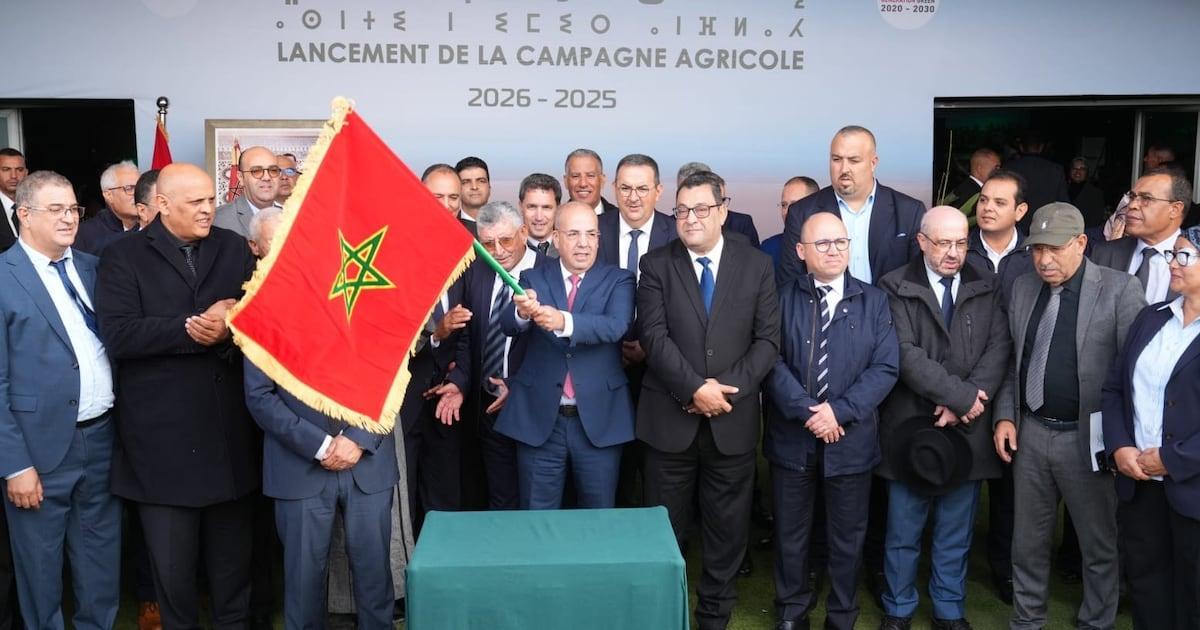 البواري يطلق الموسم الفلاحي 2025-2026 بالعرائش البواري يطلق الموسم الفلاحي 2025-2026 بالعرائش