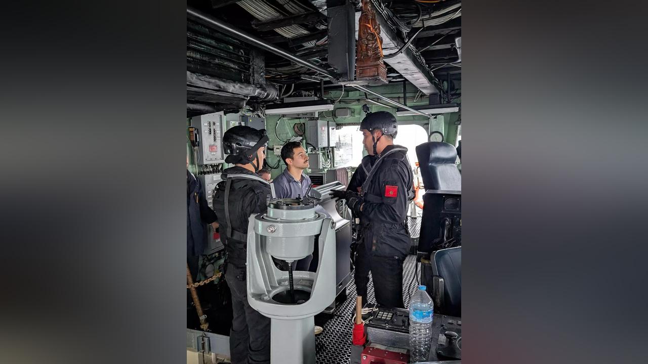 مناورات بحرية مشتركة بين المغرب وإسبانيا في مضيق جبل طارق مناورات بحرية مشتركة بين المغرب وإسبانيا في مضيق جبل طارق