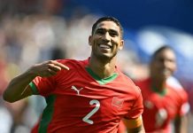 أشرف حكيمي يتوج بجائزة الأسد الذهبي للمرة الثانية أشرف حكيمي يتوج بجائزة الأسد الذهبي للمرة الثانية