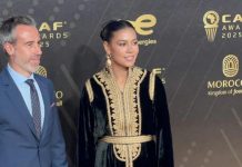 غزلان الشباك تفوز بجائزة أفضل لاعبة في جوائز الكاف 2025 غزلان الشباك تفوز بجائزة أفضل لاعبة في جوائز الكاف 2025