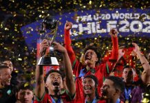 المغرب يفوز بجائزة أفضل منتخب في جوائز الكاف 2025 المغرب يفوز بجائزة أفضل منتخب في جوائز الكاف 2025