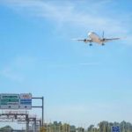 طائرة نحو مراكش تهبط اضطرارياً في إشبيلية طائرة نحو مراكش تهبط اضطرارياً في إشبيلية