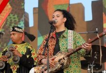 موسيقى كناوة المغربية تشعل حماس مهرجان بالكويت موسيقى كناوة المغربية تشعل حماس مهرجان بالكويت