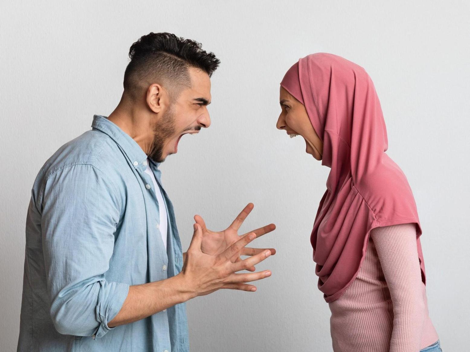 متى تتجاهل الإساءة ومتى يجب أن تواجهها؟ تقرير نفسي يجيب متى تتجاهل الإساءة ومتى يجب أن تواجهها؟ تقرير نفسي يجيب