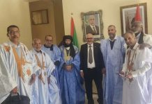 شيوخ صحراويون يطالبون بفتح قنصلية في العيون شيوخ صحراويون يطالبون بفتح قنصلية في العيون