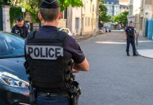 المغرب يسلم فرنسيين متورطين في تهريب المخدرات المغرب يسلم فرنسيين متورطين في تهريب المخدرات