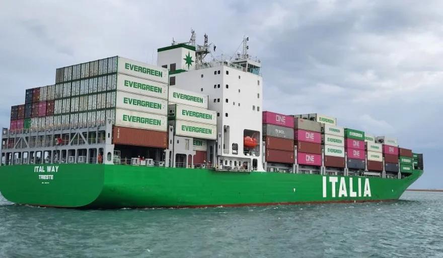 إطلاق خط بحري جديد لنقل الحاويات بين الدار البيضاء وإسبانيا إطلاق خط بحري جديد لنقل الحاويات بين الدار البيضاء وإسبانيا