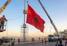 علم مغربي كبير بارتفاع 30 مترا في طنجة علم مغربي كبير بارتفاع 30 مترا في طنجة