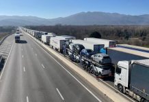 إسبانيا تستعين بآلاف السائقين المغاربة لسد عجز النقل الطرقي إسبانيا تستعين بآلاف السائقين المغاربة لسد عجز النقل الطرقي