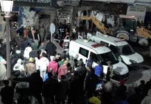 انتشال جثتين إضافيتين يرفع ضحايا حادث الفنيدق إلى ستة انتشال جثتين إضافيتين يرفع ضحايا حادث الفنيدق إلى ستة