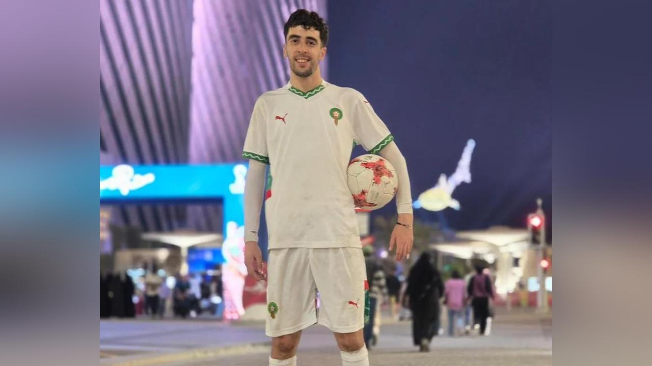 مول الكرة موهبة مغربية ترافق أجواء كأس العرب بعروض فريستايل مول الكرة موهبة مغربية ترافق أجواء كأس العرب بعروض فريستايل