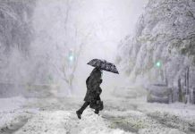 إنذارات بتساقطات ثلجية وأمطار قوية بالمغرب إنذارات بتساقطات ثلجية وأمطار قوية بالمغرب