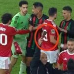 الكاف يفرض عقوبات على الجيش الملكي بمباراتين بدون جمهور الكاف يفرض عقوبات على الجيش الملكي بمباراتين بدون جمهور