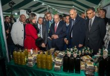 وزير الفلاحة يترأس افتتاح المعرض الوطني للزيتون بوزان وزير الفلاحة يترأس افتتاح المعرض الوطني للزيتون بوزان