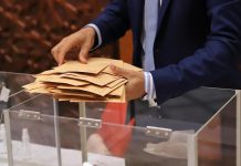 استدراك التسجيل باللوائح الانتخابية يثير قناعات مغاربة استدراك التسجيل باللوائح الانتخابية يثير قناعات مغاربة