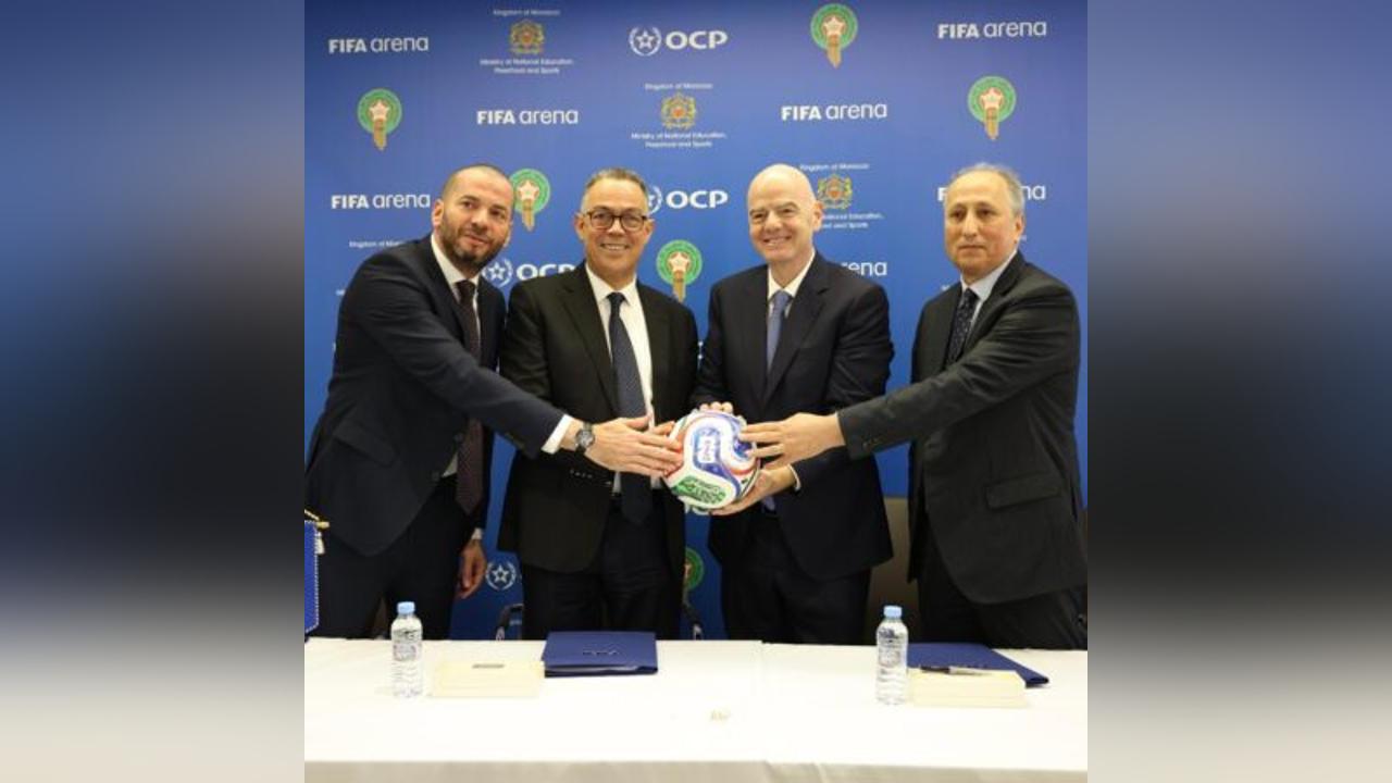 تشييد 30 ملعبا مصغرا بالمغرب ضمن برنامج “فيفا أرينا” تشييد 30 ملعبا مصغرا بالمغرب ضمن برنامج “فيفا أرينا”