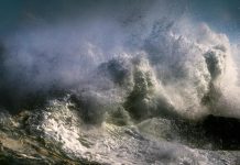 تعليق حركة الملاحة البحرية بميناء طنجة بسبب سوء الأحوال الجوية تعليق حركة الملاحة البحرية بميناء طنجة المتوسط بسبب سوء الأحوال الجوية