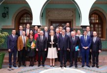 أخنوش يستقبل وفدا برلمانيا فرنسيا بقيادة رئيسة الجمعية الوطنية ورئيس مجلس الشيوخ أخنوش يستقبل وفدا برلمانيا فرنسيا بقيادة رئيسة الجمعية الوطنية ورئيس مجلس الشيوخ