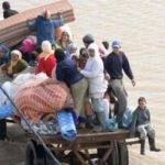 تعبئة 1126 خيمة وآلاف الأفرشة لفائدة المتضررين من الفيضانات تعبئة 1126 خيمة وآلاف الأفرشة لفائدة المتضررين من الفيضانات