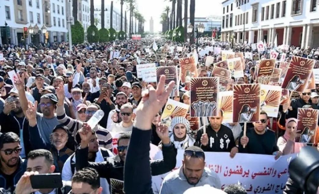 نقابات التعليم تعلن إضرابا عاما وتصعيدا احتجاجياً خلال شهر فبراير نقابات التعليم تعلن إضرابا عاما وتصعيدا احتجاجياً خلال شهر فبراير