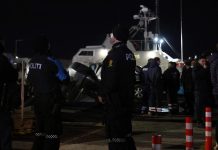 توقيف مغربي في اليونان بعد غرق قارب مهاجرين توقيف مغربي في اليونان بعد غرق قارب مهاجرين