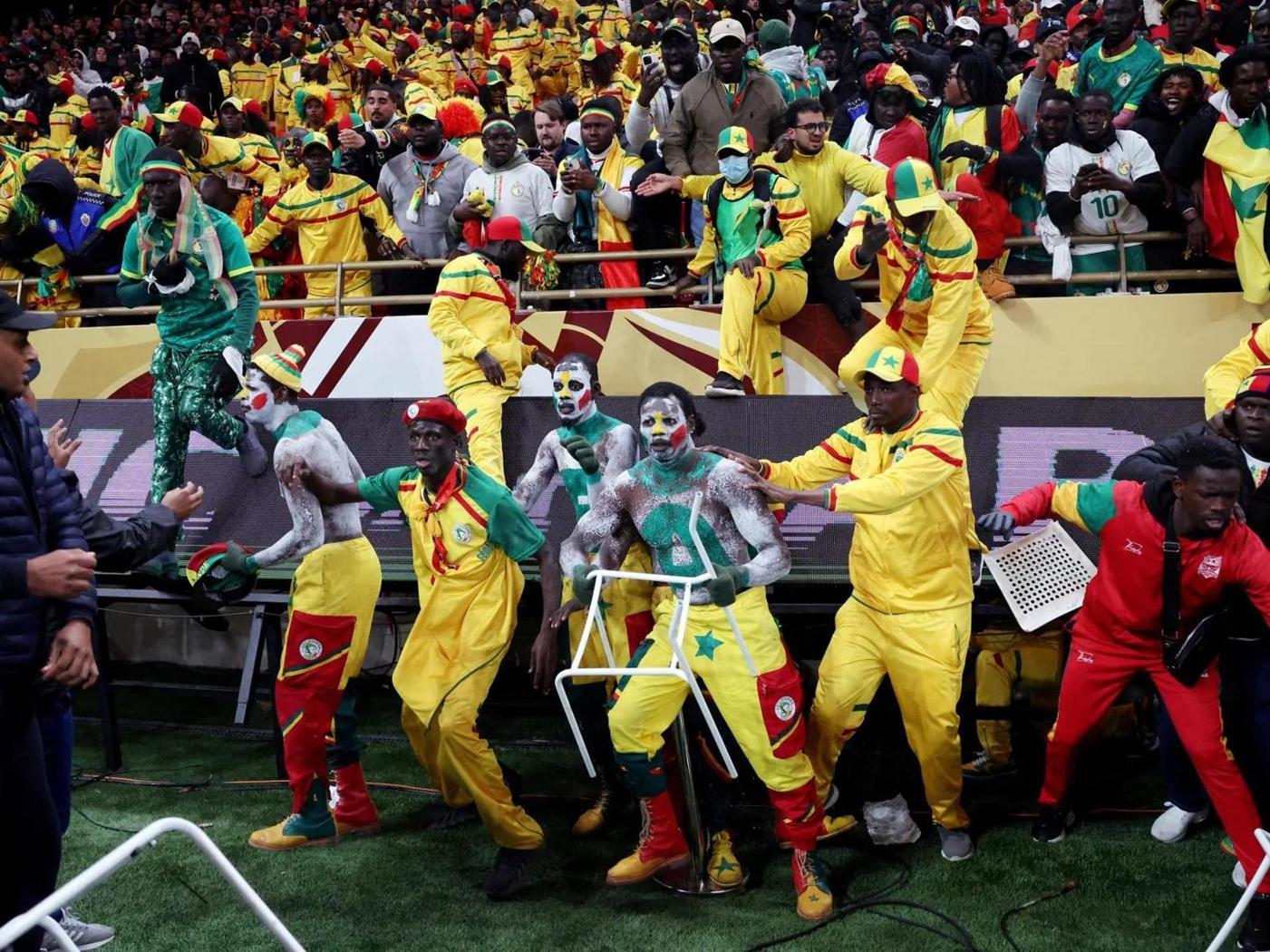 المغرب: سجن 18 مشجعاً سنغالياً بسبب شغب في المباراة المغرب: سجن 18 مشجعاً سنغالياً بسبب شغب في المباراة