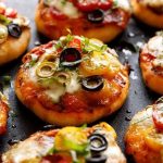 مائدة الإفطار المغربية: بيتزا قد لا يتعرف عليها الإيطاليون مائدة الإفطار المغربية: بيتزا قد لا يتعرف عليها الإيطاليون