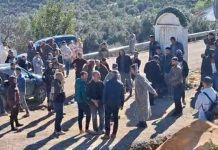 سكان أغبالو يقطعون الطريق للمطالبة بتعويضات عن الفيضانات سكان أغبالو يقطعون الطريق للمطالبة بتعويضات عن الفيضانات