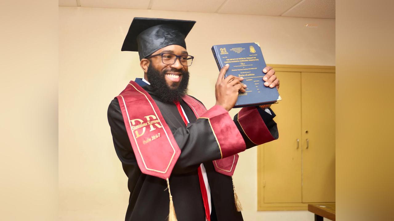 رجل من سانت لوسيا يدخل التاريخ كأول حاصل على شهادة الطب من المغرب رجل من سانت لوسيا يدخل التاريخ كأول حاصل على شهادة الطب من المغرب