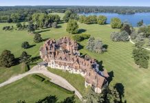 أنباء عن عرض الملك محمد السادس قصره قرب باريس للبيع أنباء عن عرض الملك محمد السادس قصره قرب باريس للبيع