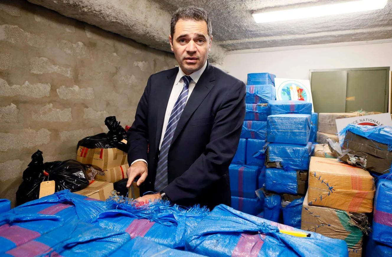 بعد 11 عاما، القضاء الفرنسي ينظر في قضية 7 أطنان من القنب المغربی بعد 11 عاما، القضاء الفرنسي ينظر في قضية 7 أطنان من القنب المغربی