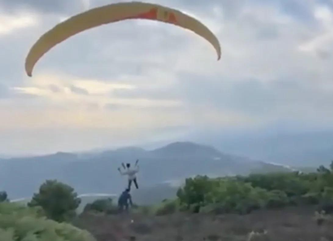 مهاجر يحاول العبور إلى سبتة باستخدام طيران شراعي مهاجر يحاول العبور إلى سبتة باستخدام طيران شراعي