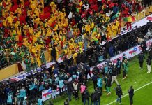 ملك المغرب يصدر عفواً عن مشجعي السنغال المدانين بالشغب ملك المغرب يصدر عفواً عن مشجعي السنغال المدانين بالشغب