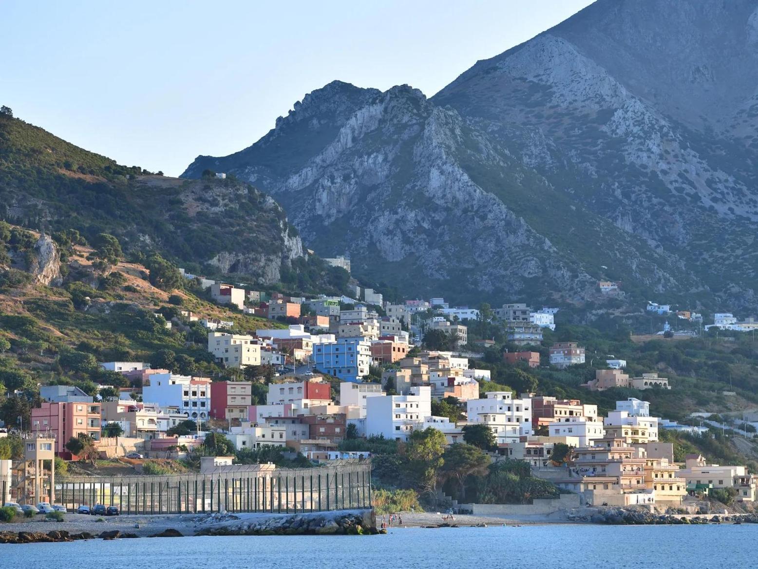 سبتة ومليلية.. مدينتان متصلتان بالمغرب تحكمهما إسبانيا سبتة ومليلية.. مدينتان متصلتان بالمغرب تحكمهما إسبانيا