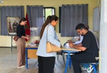 انتخابات المغرب: منع تصوير بن كيران وبن عبد الله أثناء التصويت انتخابات المغرب: منع تصوير بن كيران وبن عبد الله أثناء التصويت