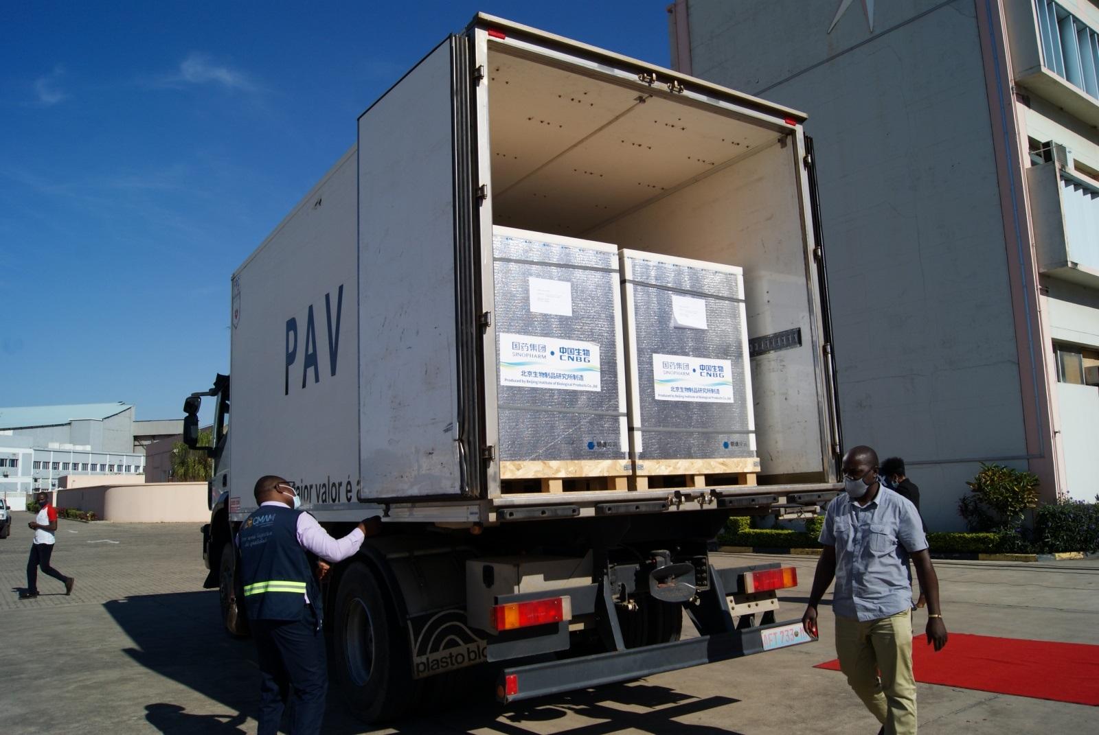 Mozambique: Half a million doses of Covid-19 vaccines arrive – AIM report Mozambique: Half a million doses of Covid-19 vaccines arrive – AIM report