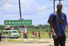 Civilian authorities return to Mozambique city retaken from rebels Civilian authorities return to Mozambique city retaken from rebels