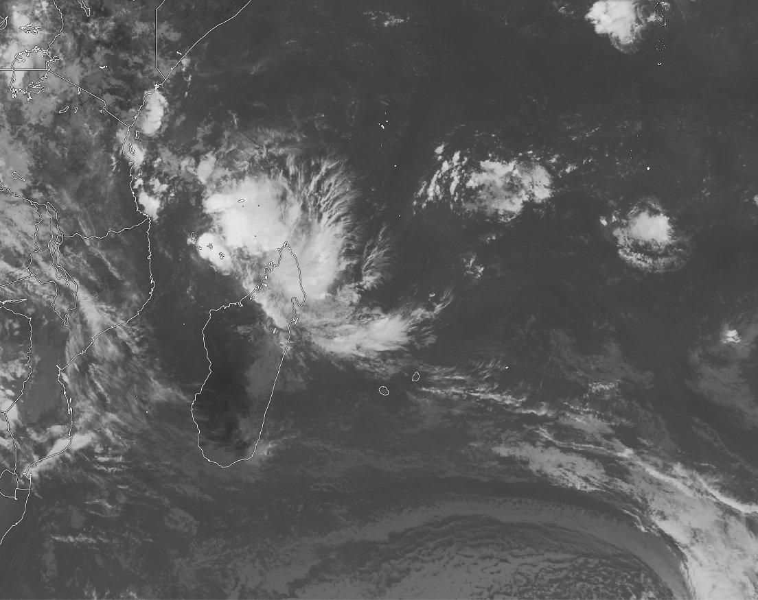 Tropical low over Mozambique Channel; heavy rain in northern Mozambique ...